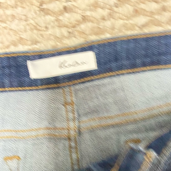 KANCAN CROPPED DISTRESSED JEANS - SIZE 22 (3XL) - Picture 6 of 8